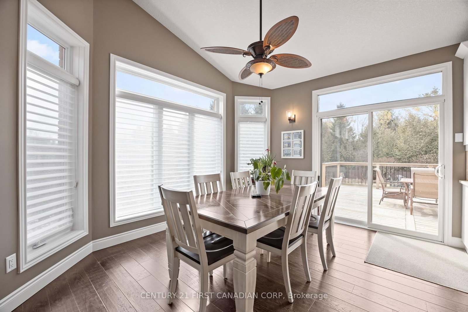 10159 Meadowlily Crescent • Lambton Shores, ON photo 26