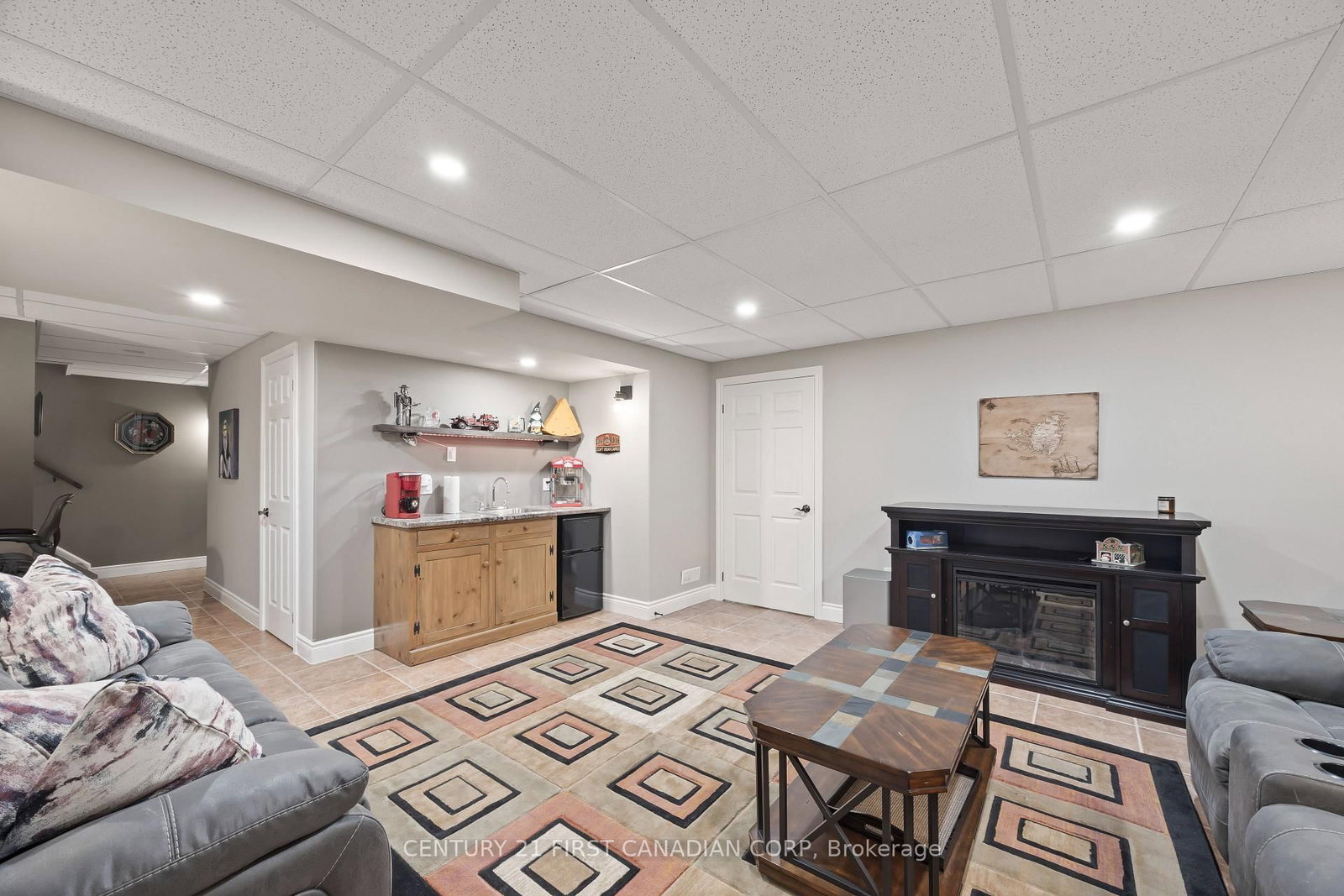 10159 Meadowlily Crescent • Lambton Shores, ON photo 38