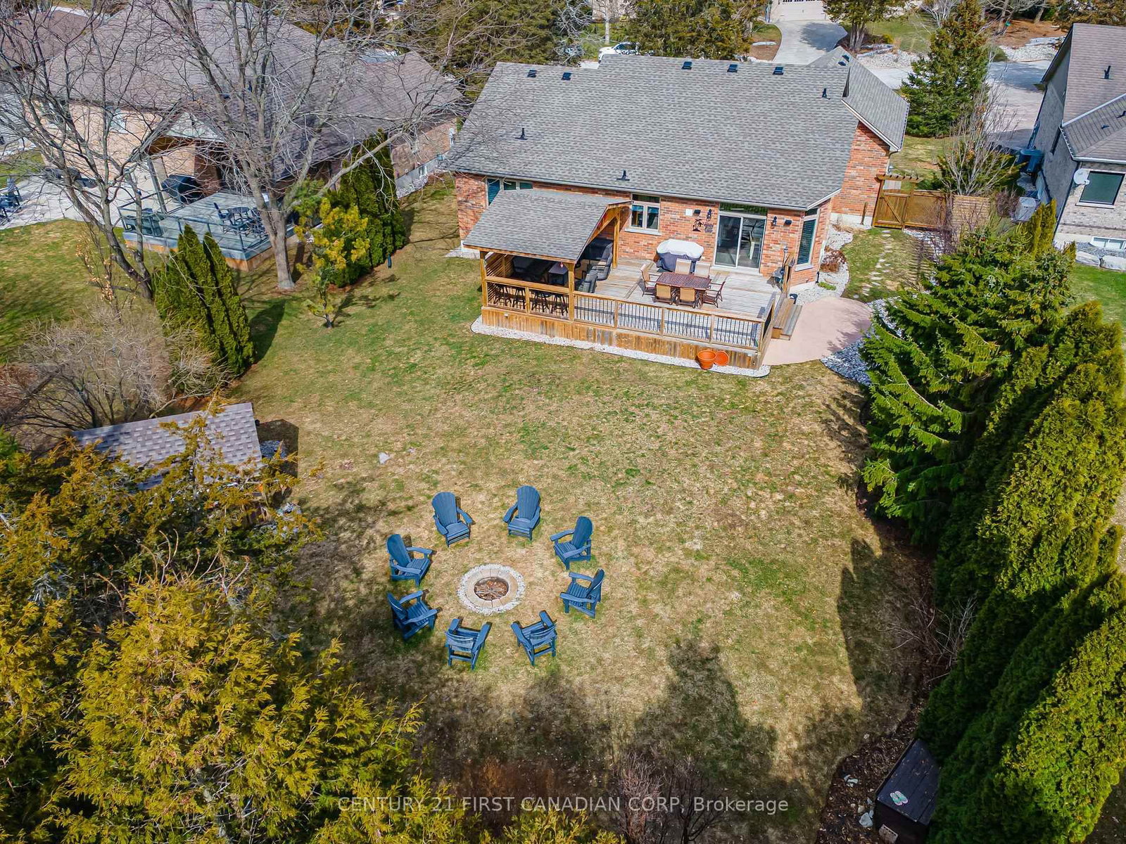 10159 Meadowlily Crescent • Lambton Shores, ON photo 45