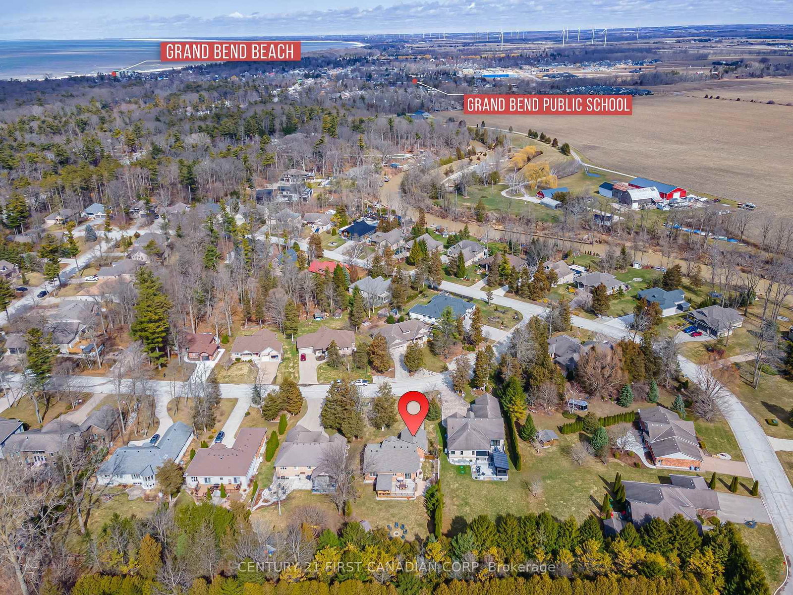 10159 Meadowlily Crescent • Lambton Shores, ON photo 46