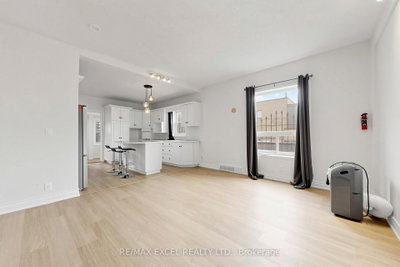 Unit Main — 259 Victoria Avenue N — photo 3