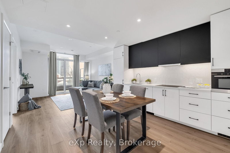 306 - 741 King Street W