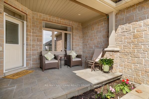 251 Royal Landing Gate • North Grenville, ON photo 2