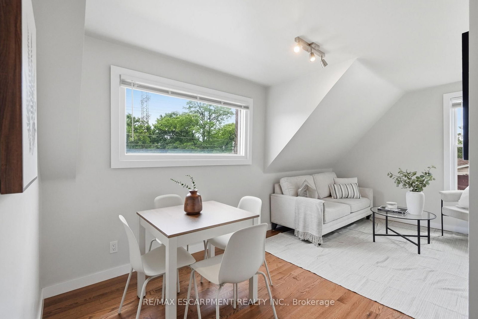 410 Beach Boulevard • Hamilton, ON photo 14