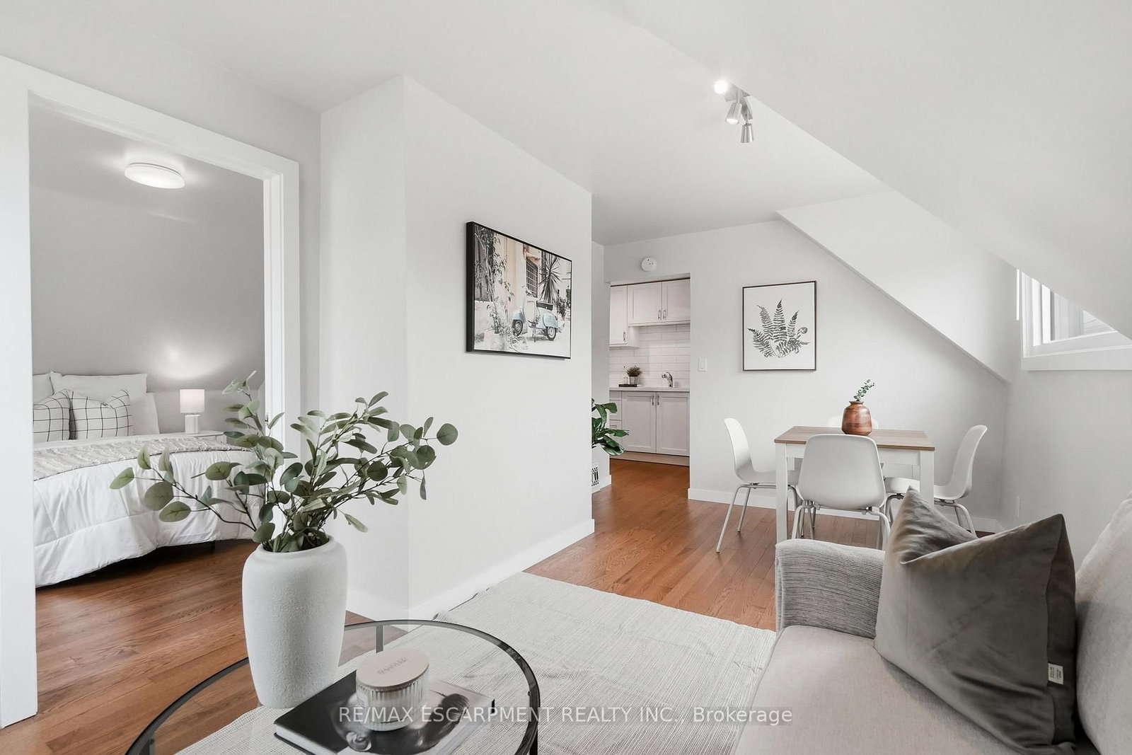 410 Beach Boulevard • Hamilton, ON photo 15