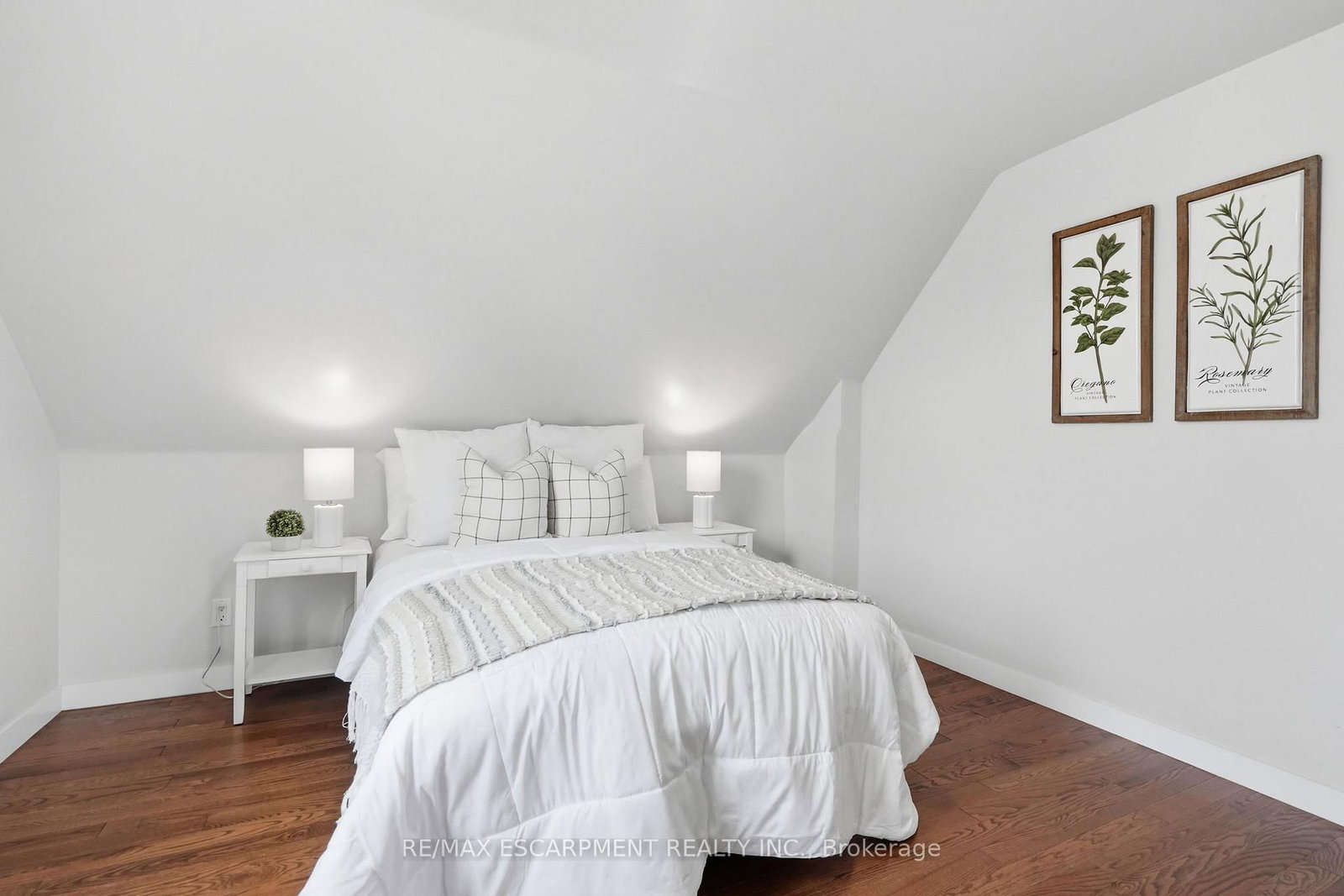 410 Beach Boulevard • Hamilton, ON photo 18