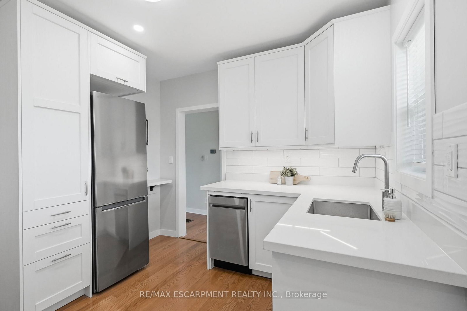 410 Beach Boulevard • Hamilton, ON photo 6