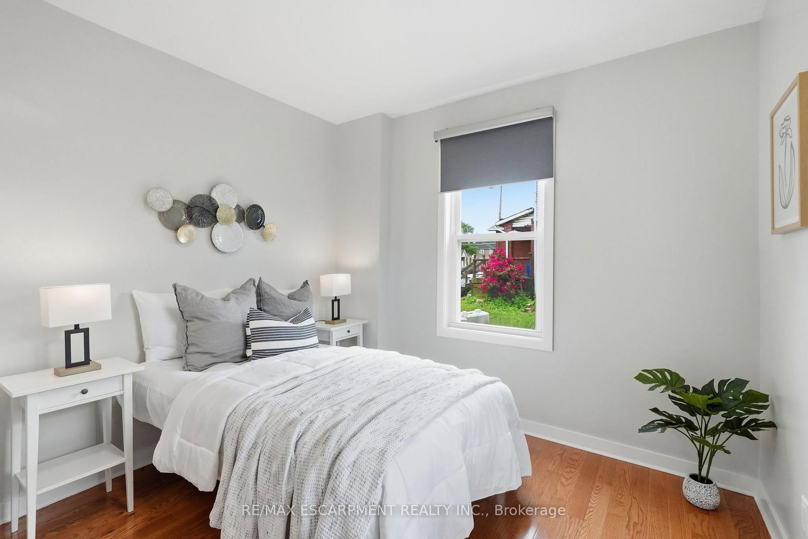 410 Beach Boulevard • Hamilton, ON photo 8