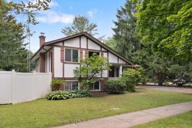 5 Fallingbrook Drive