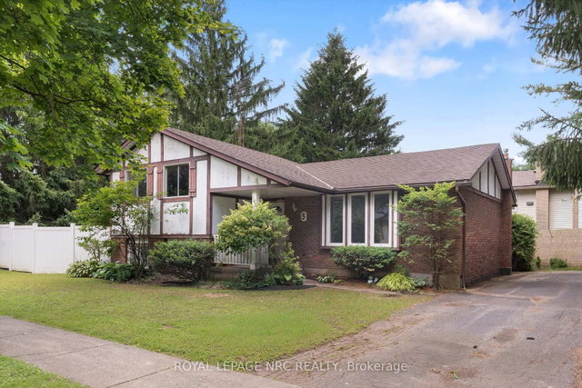 5 Fallingbrook Drive