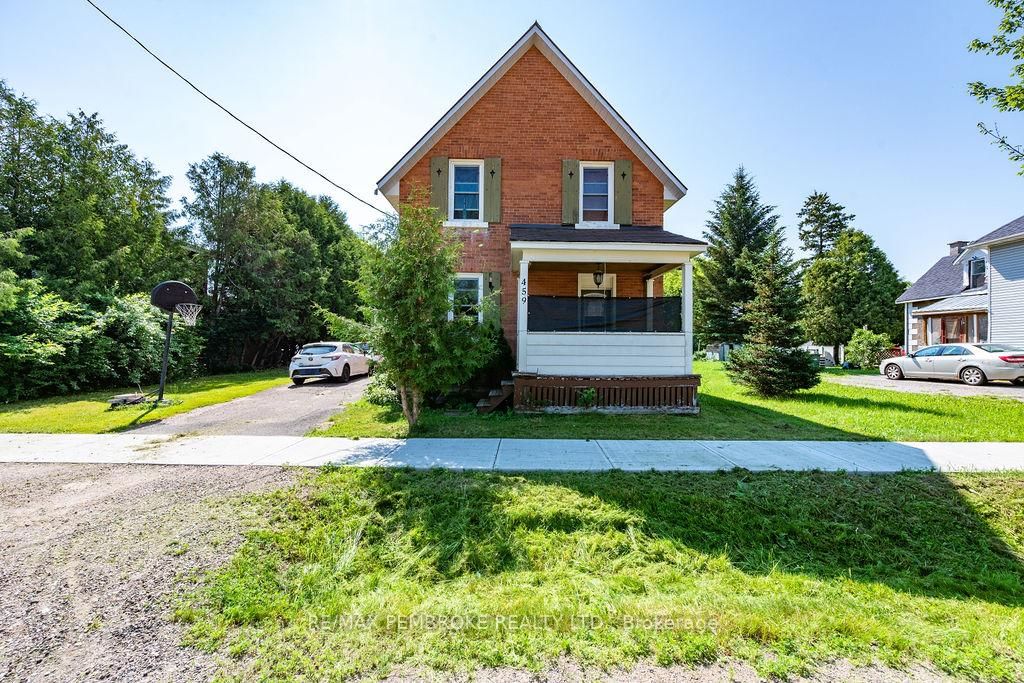 459 Somerset Street • Pembroke, ON photo 2