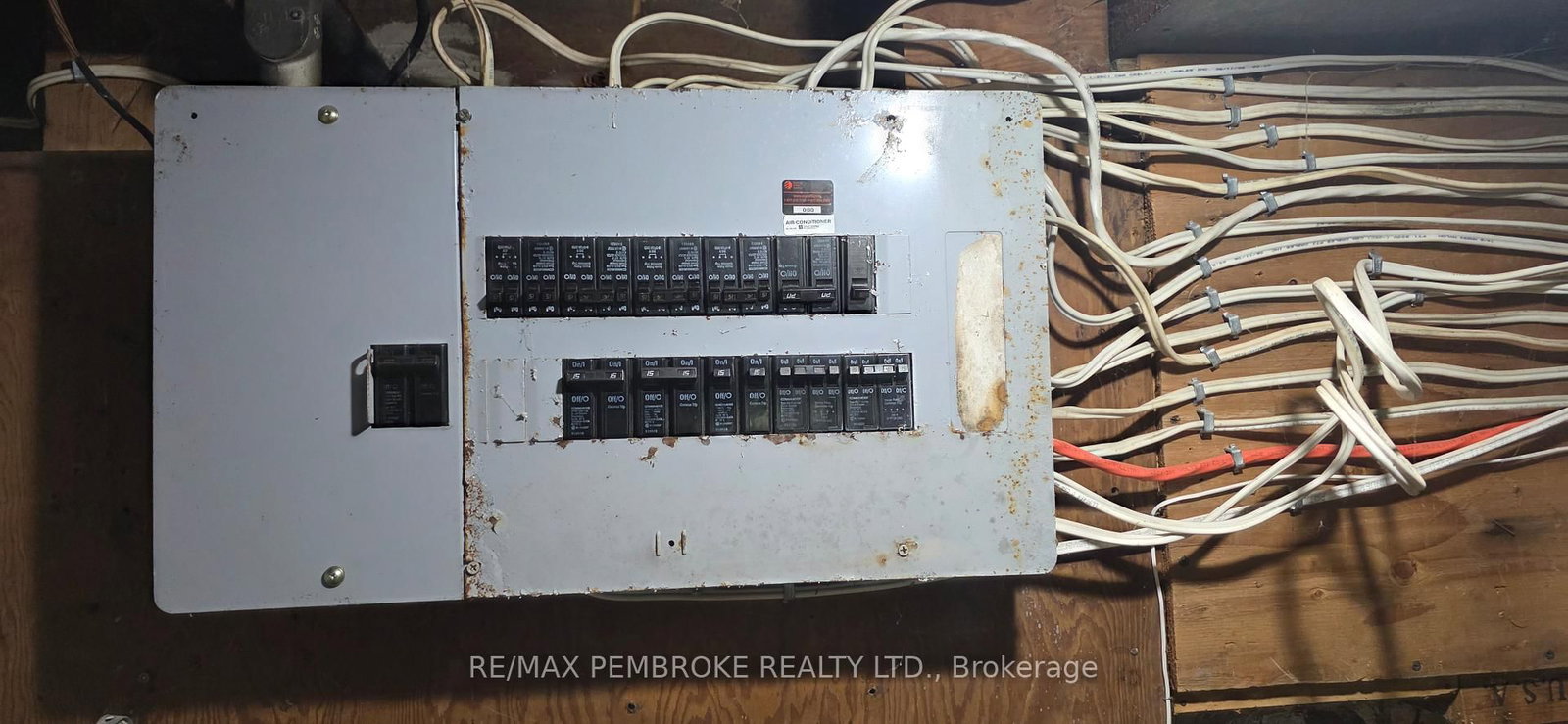 459 Somerset Street • Pembroke, ON photo 37