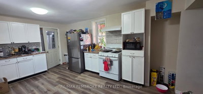 459 Somerset Street • Pembroke, ON photo 4