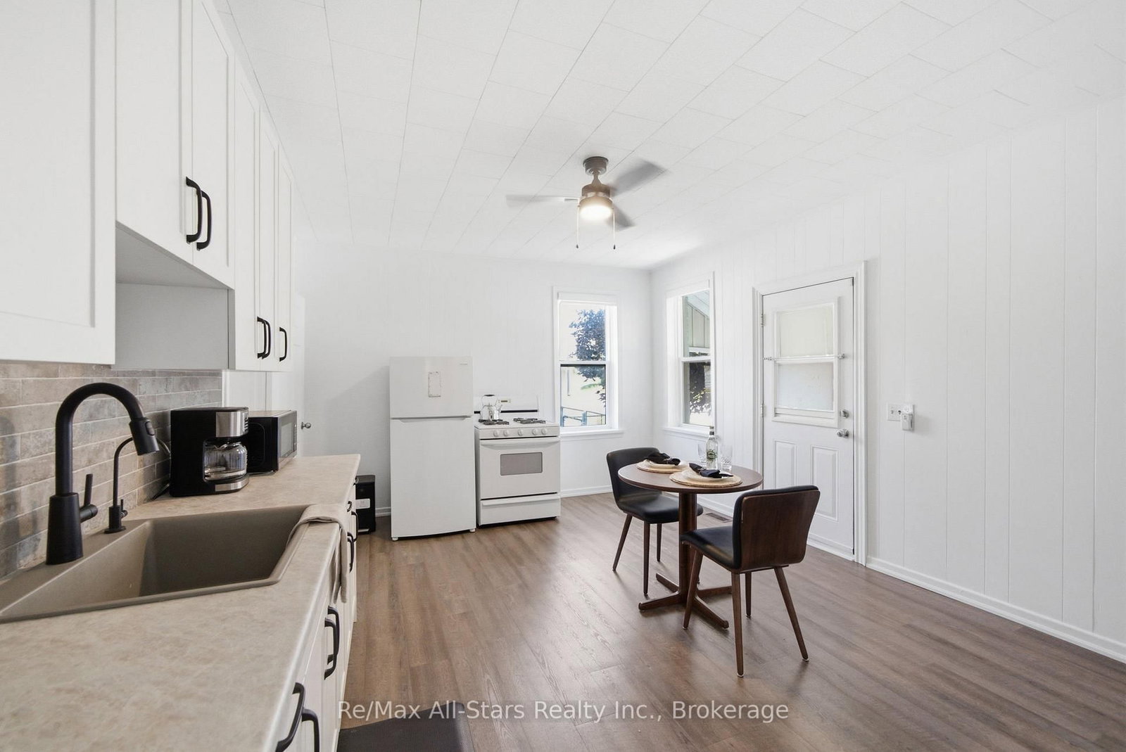 2 Bond Street • Kawartha Lakes, ON photo 11
