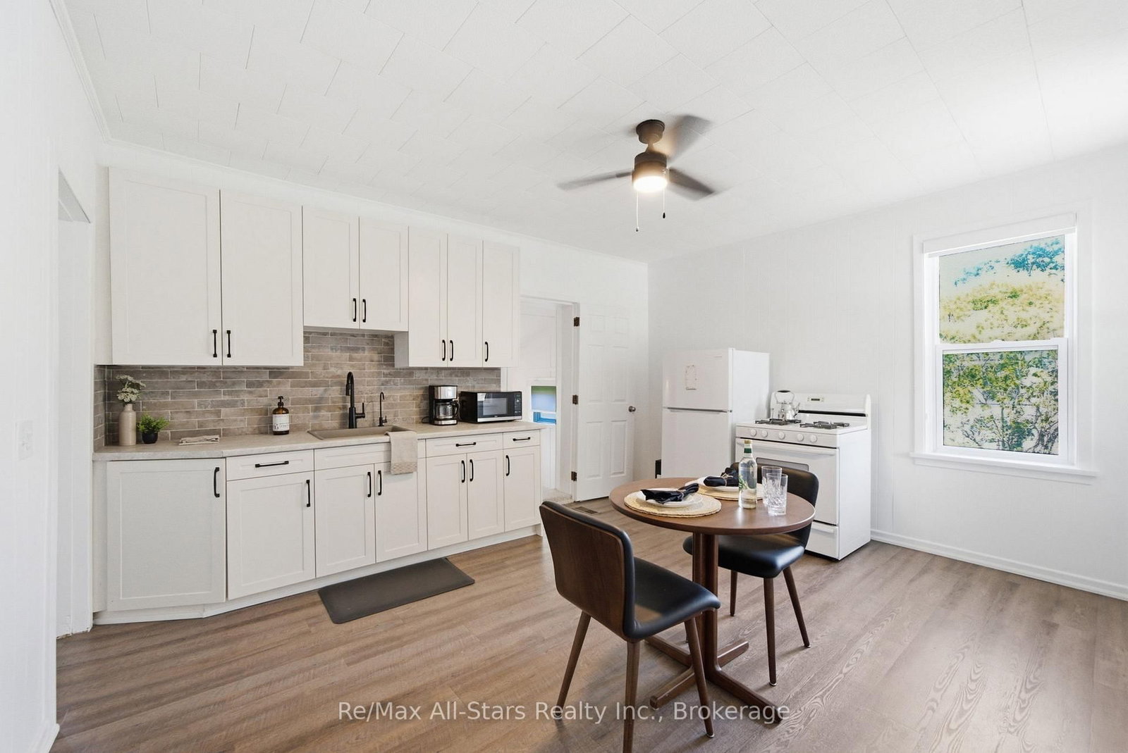 2 Bond Street • Kawartha Lakes, ON photo 13