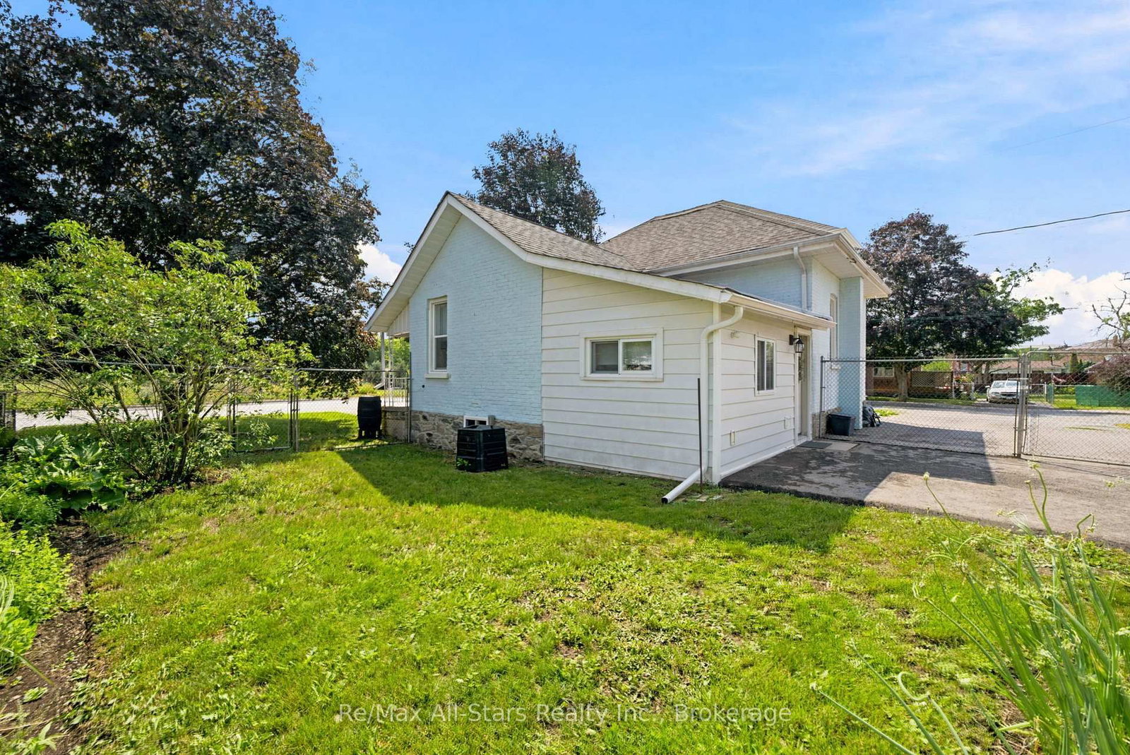 2 Bond Street • Kawartha Lakes, ON photo 28