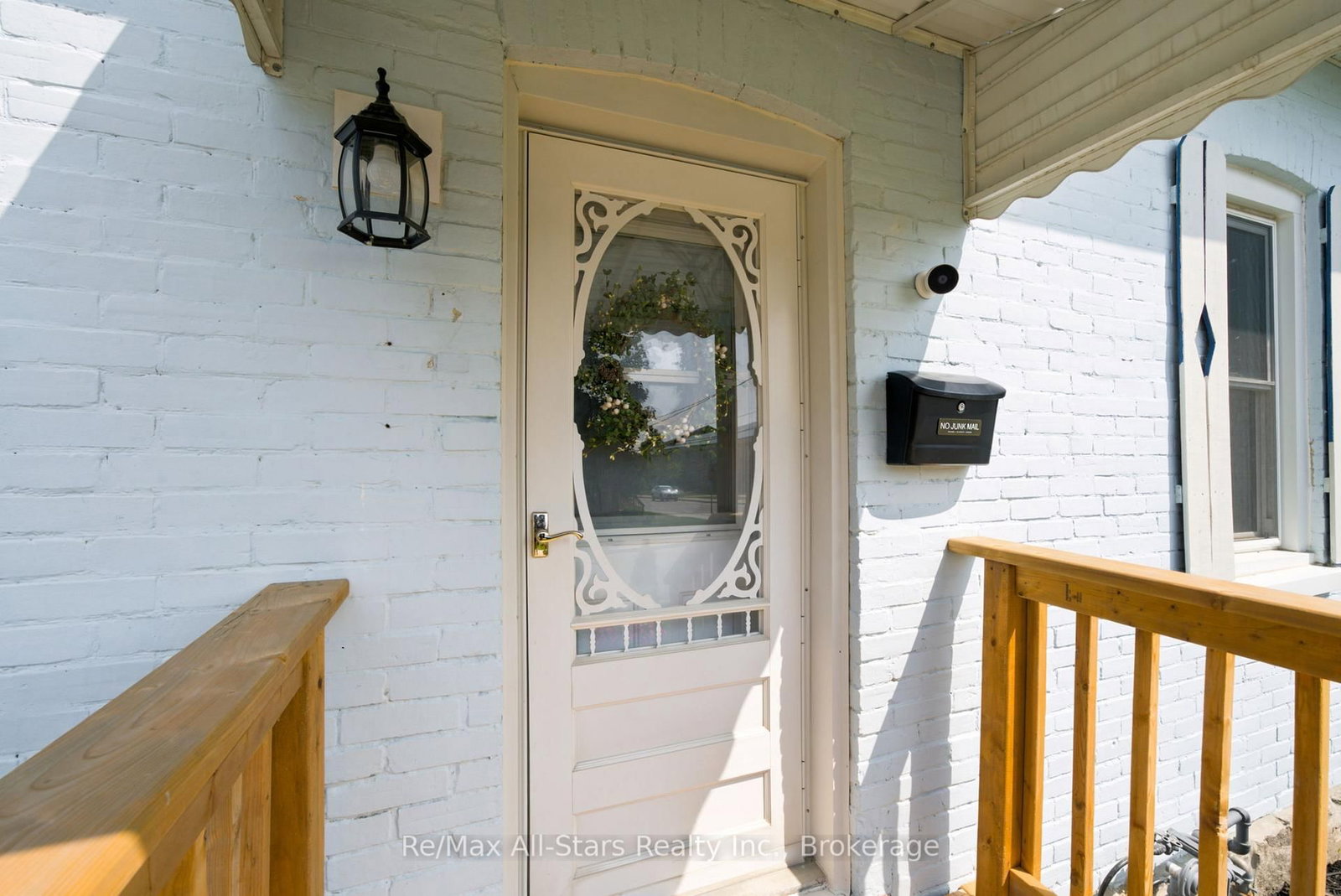 2 Bond Street • Kawartha Lakes, ON photo 5