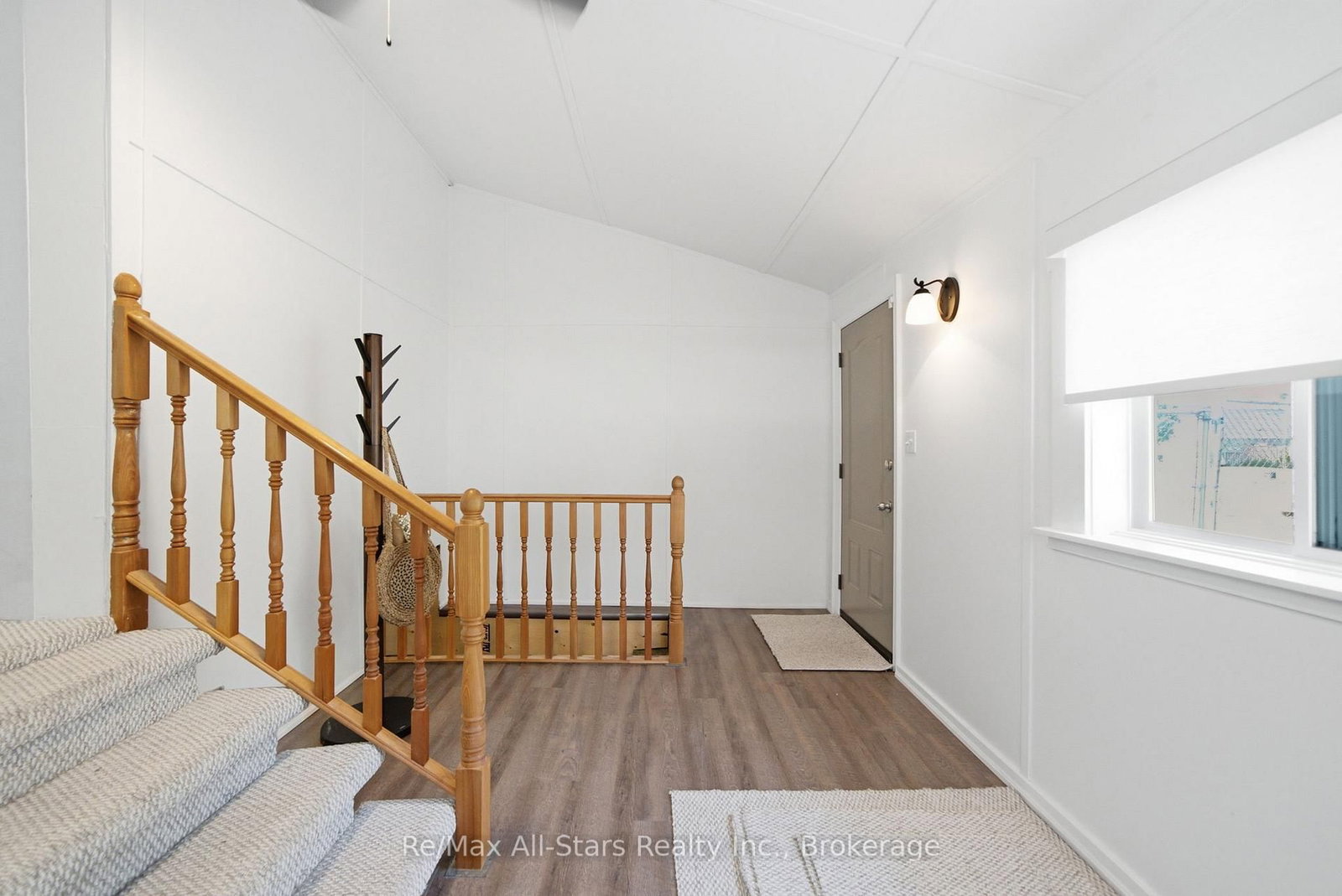 2 Bond Street • Kawartha Lakes, ON photo 8