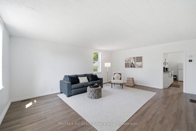 2 Bond Street • Kawartha Lakes, ON photo 9