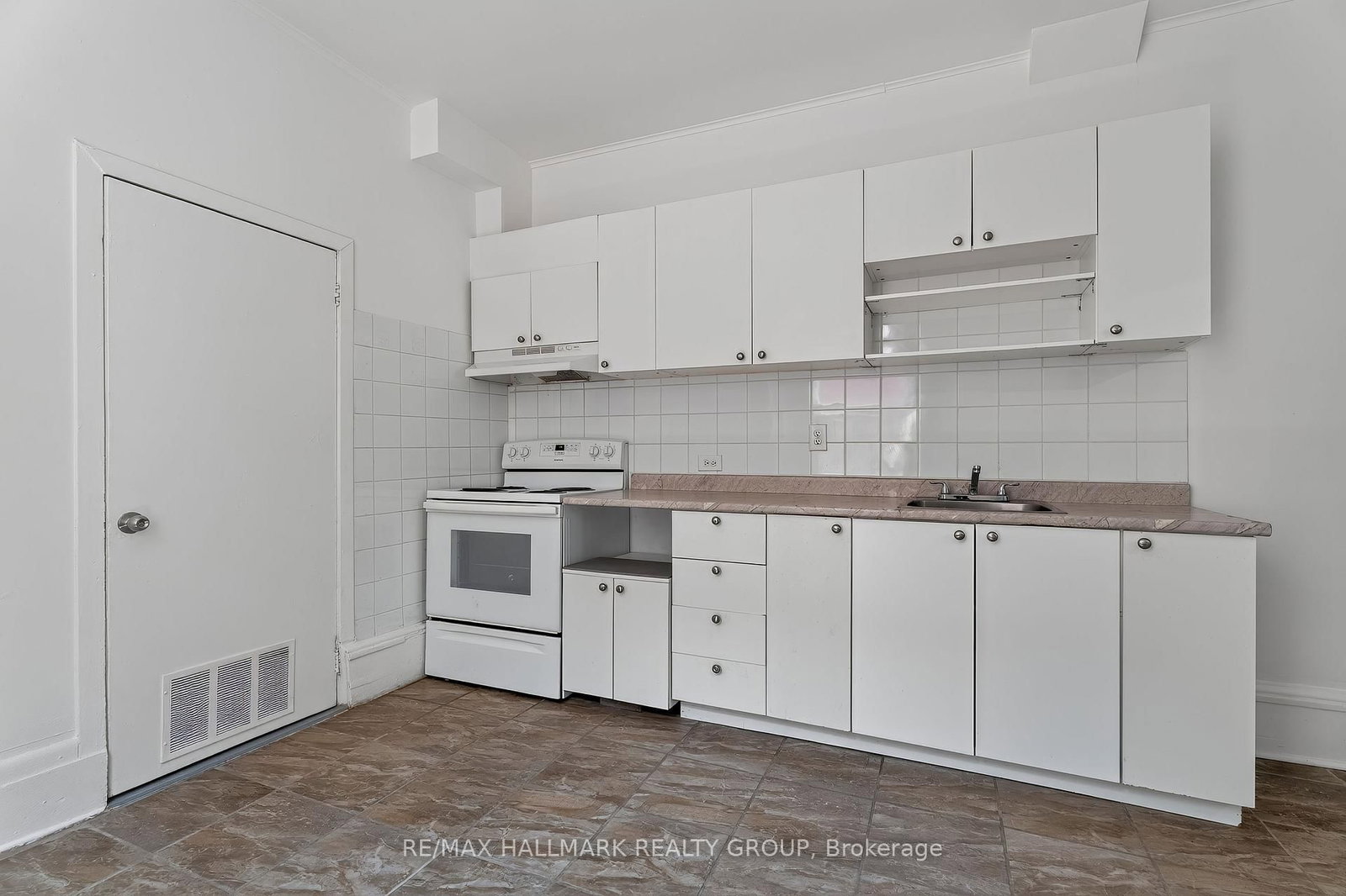 174 Arthur Street • Ottawa, ON photo 11