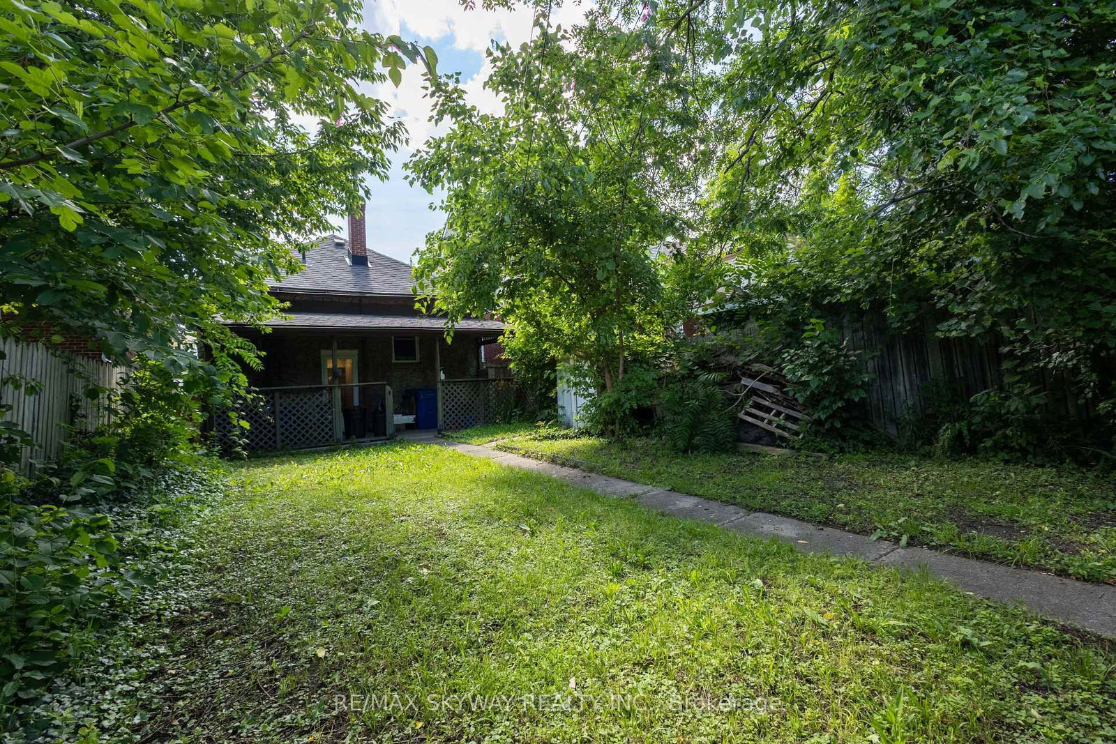 1160 Elm Avenue • Windsor, ON photo 25