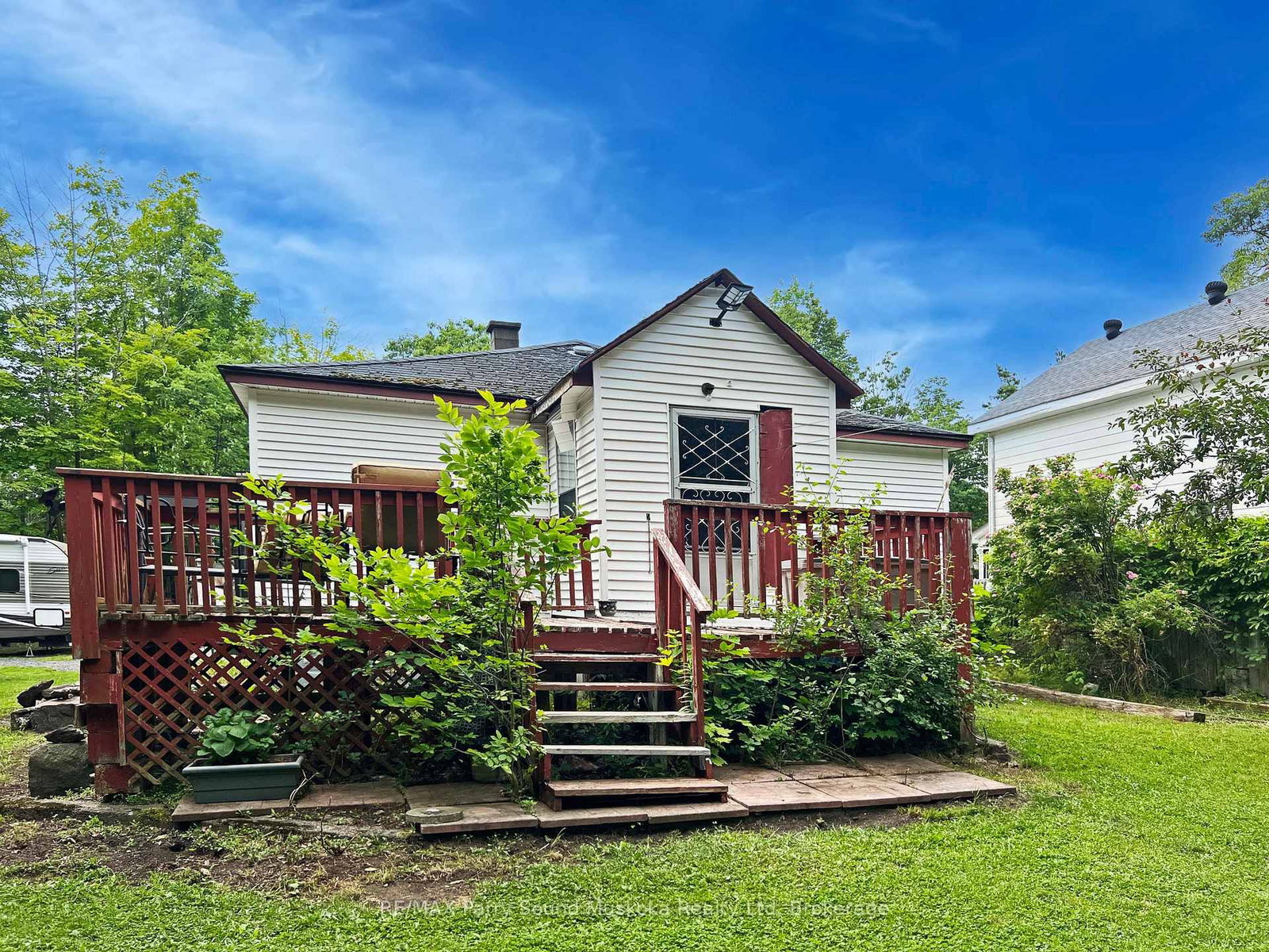 11 Adelaide Street • Parry Sound, ON photo 1