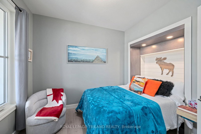 32 Charter Creek Court
