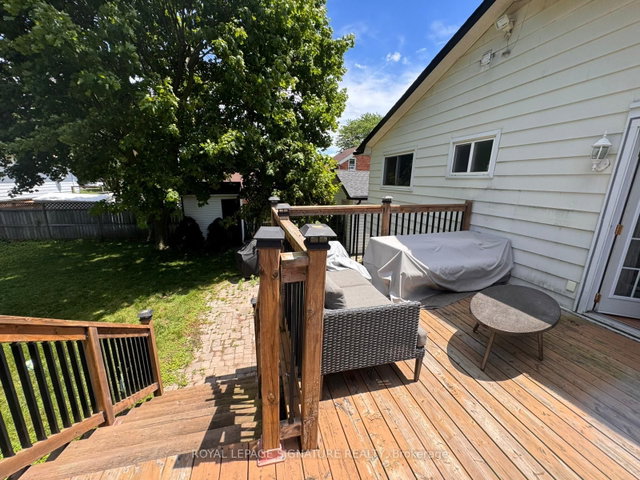 279 Lakeshore Road S