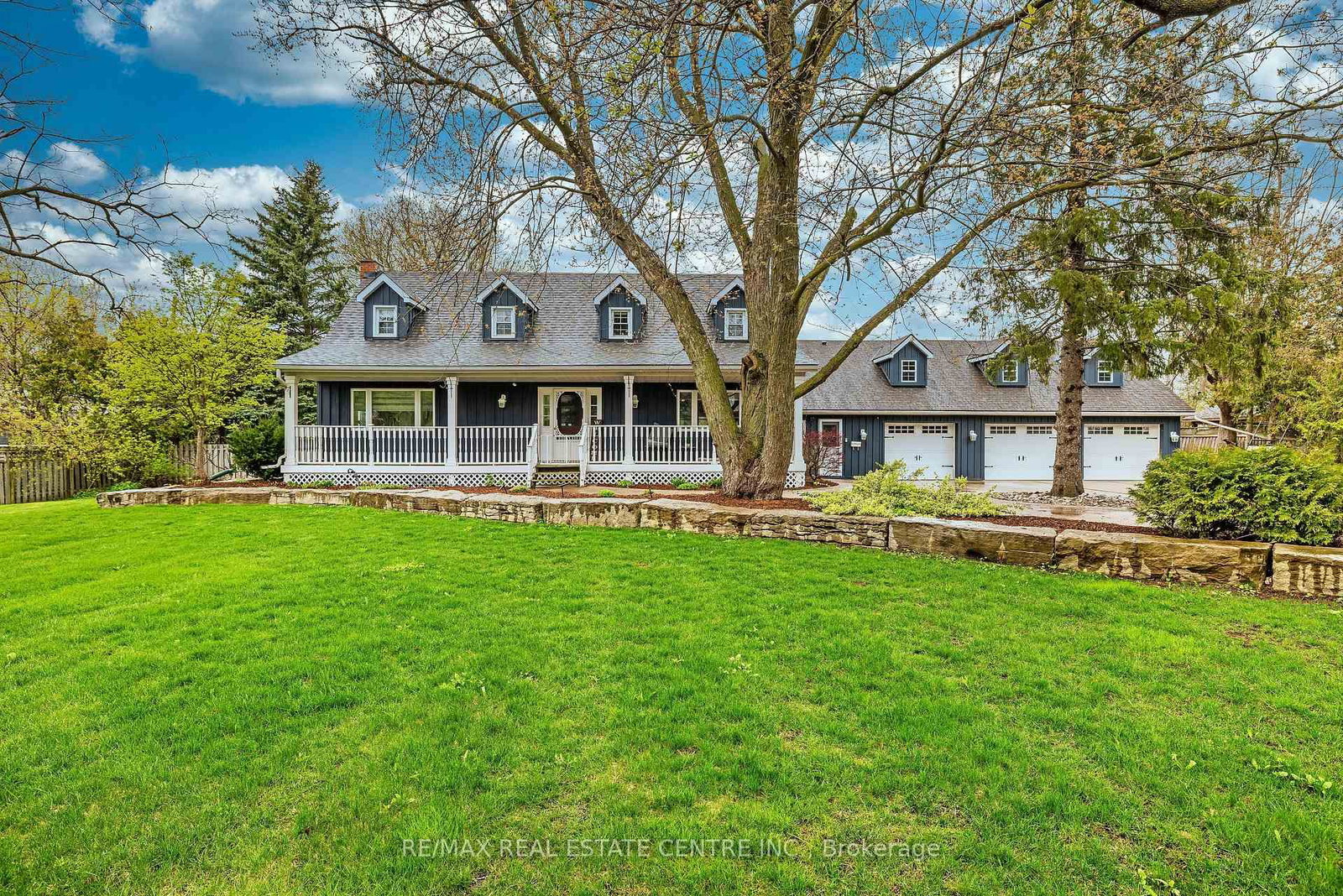 14 Buena Vista Drive • Mono, ON photo 1