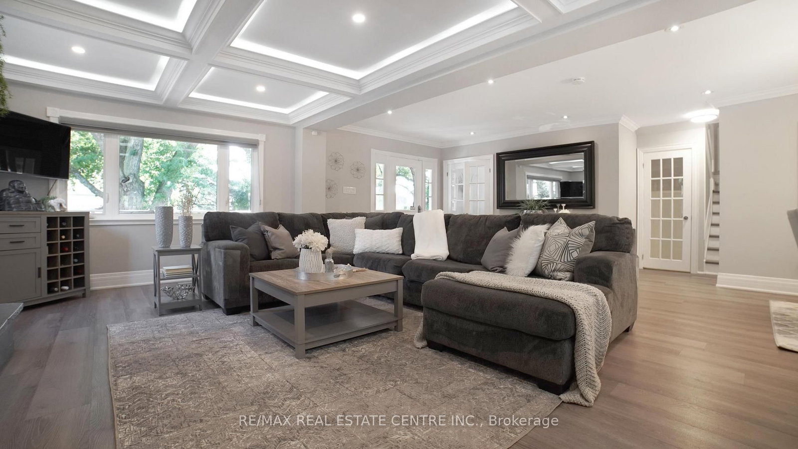 14 Buena Vista Drive • Mono, ON photo 2