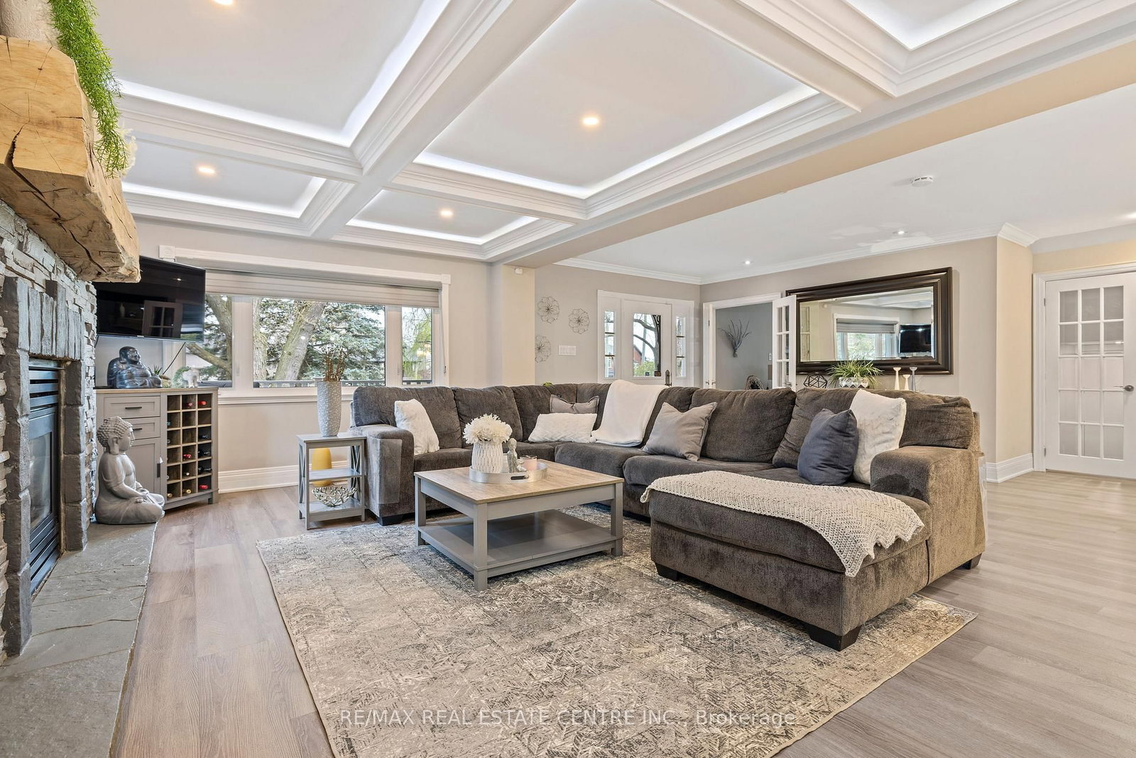 14 Buena Vista Drive • Mono, ON photo 3