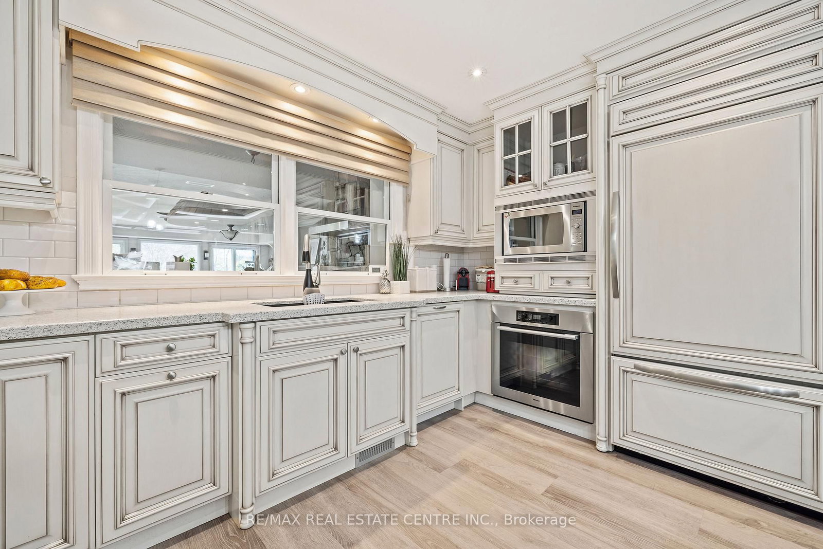 14 Buena Vista Drive • Mono, ON photo 9