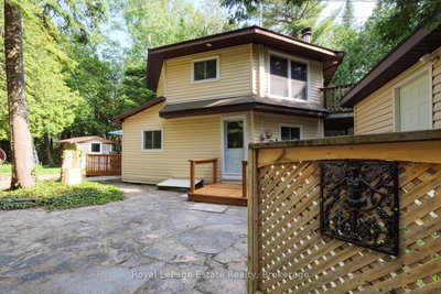 125 Third Avenue N • South Bruce Peninsula, ON photo 2