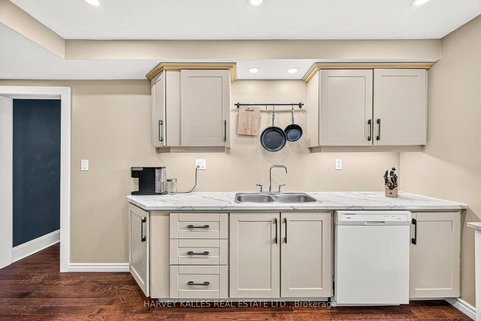 487 Dunsmure Road • Hamilton, ON photo 16
