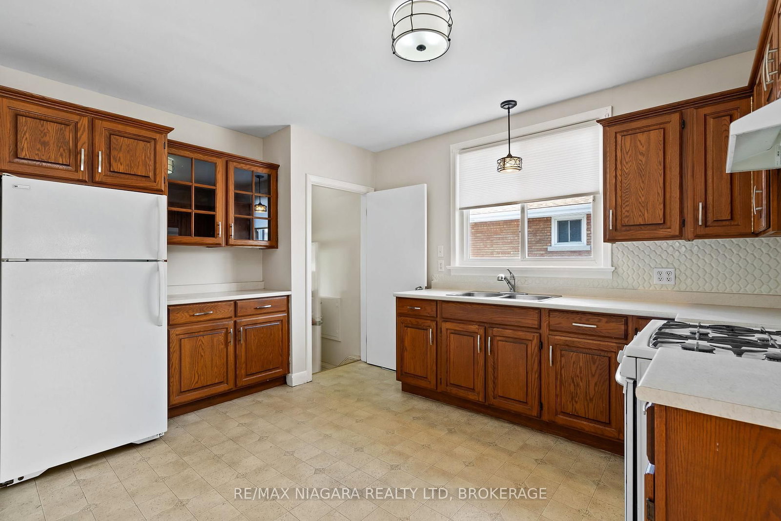 224 Clarke Street • Port Colborne, ON photo 10