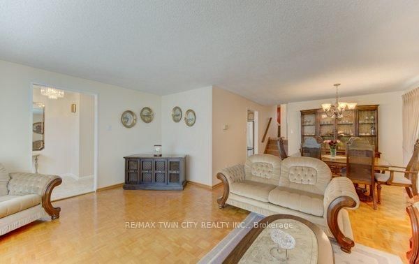 141 Hazelglen Drive • Kitchener, ON photo 12