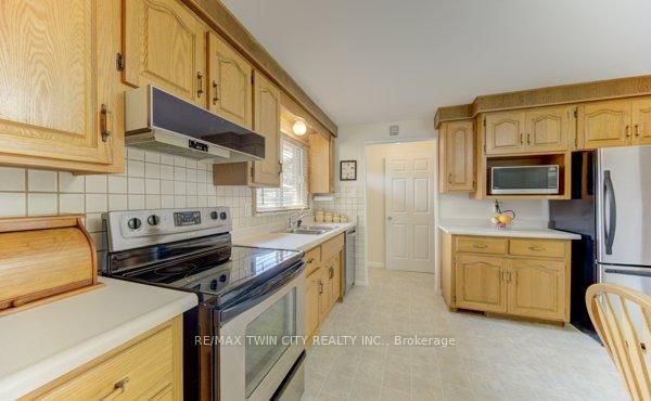 141 Hazelglen Drive • Kitchener, ON photo 13