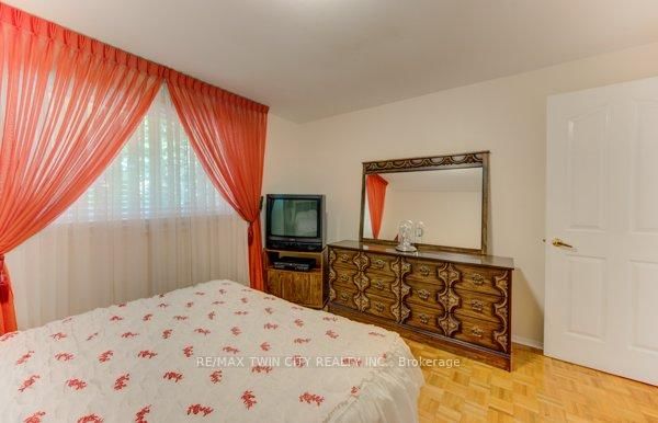 141 Hazelglen Drive • Kitchener, ON photo 21