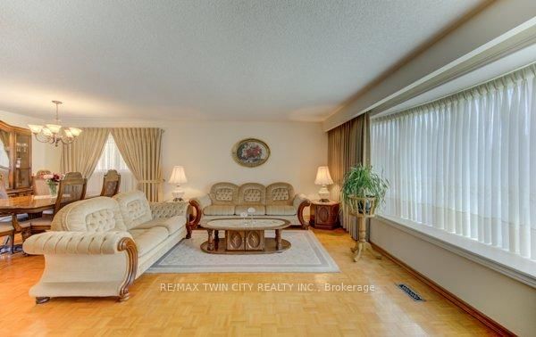 141 Hazelglen Drive • Kitchener, ON photo 7
