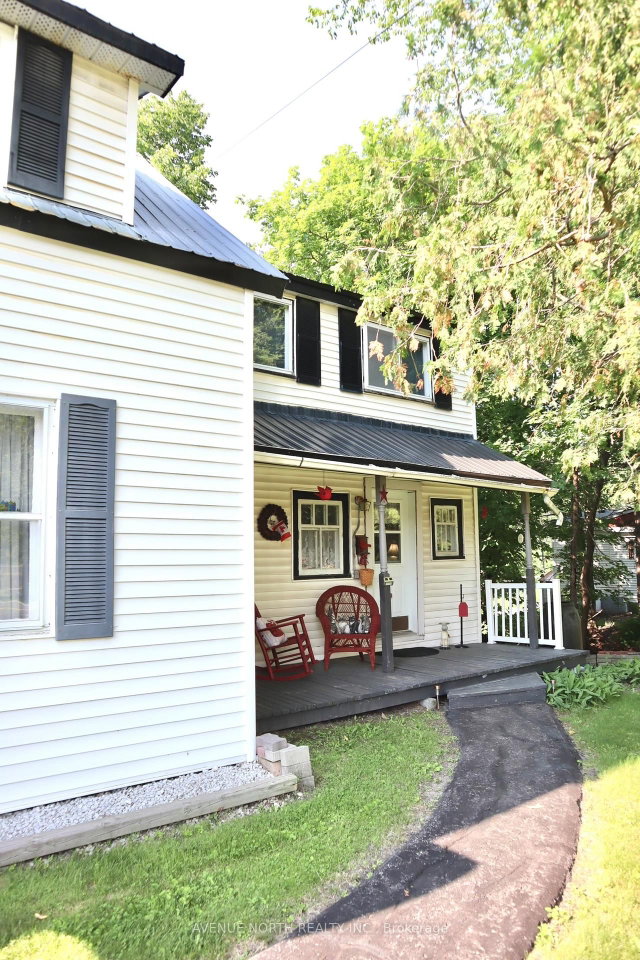 2125 Old Montreal Road