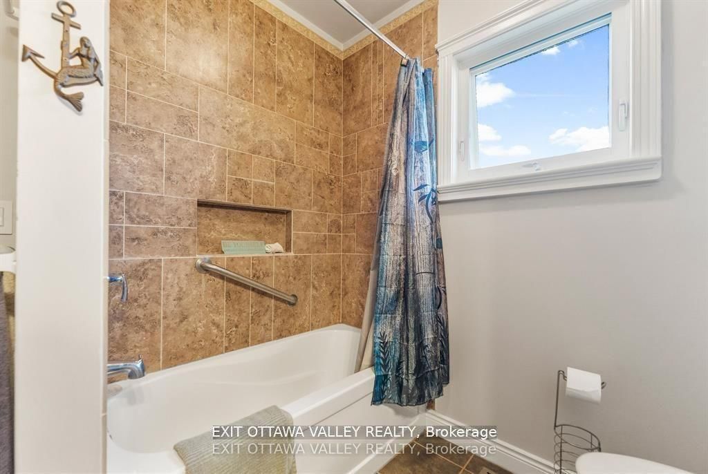 44 LACROIX BAY Road • Westmeath, ON photo 22