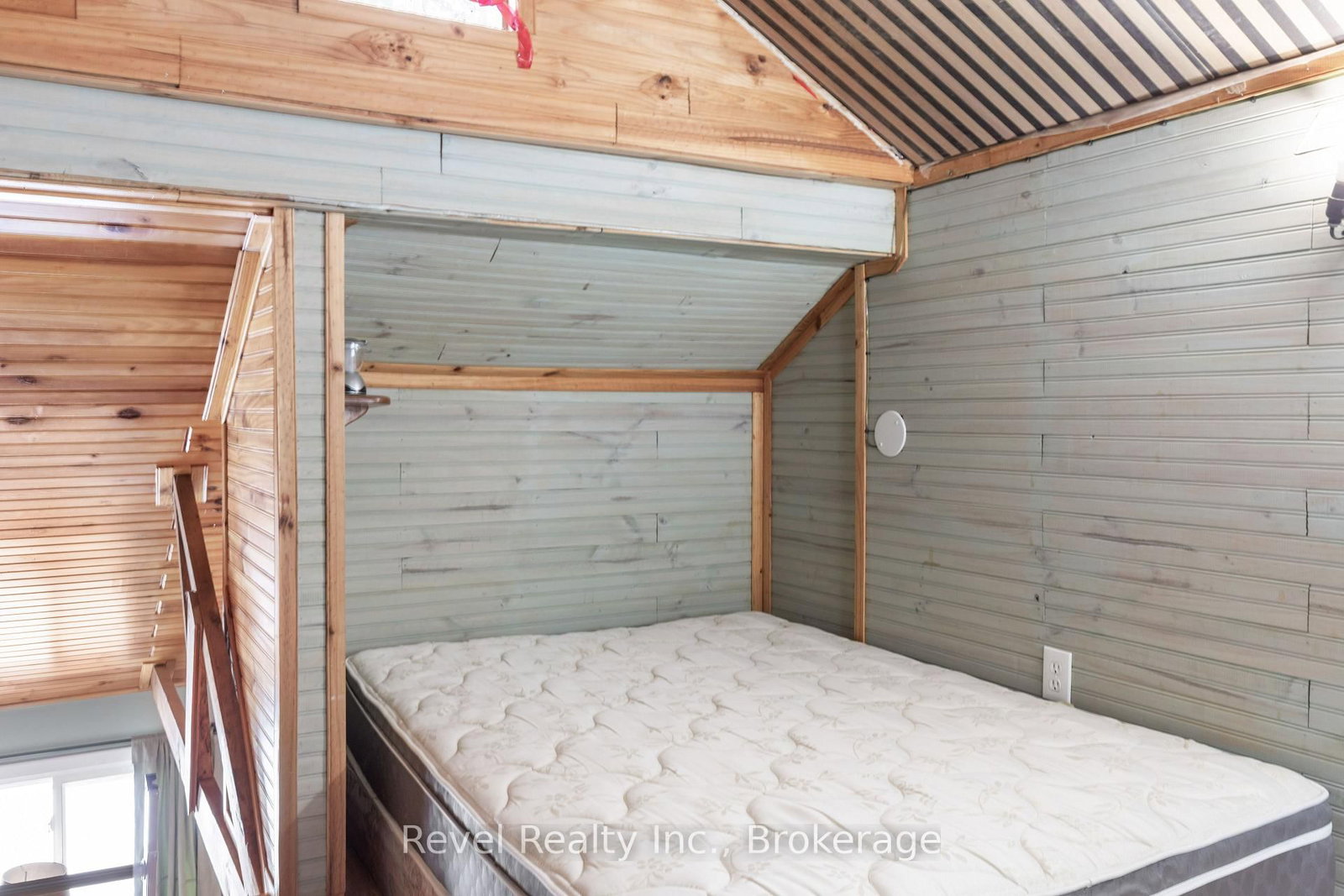 1129 LAKESHORE Road • Highlands East, ON photo 30
