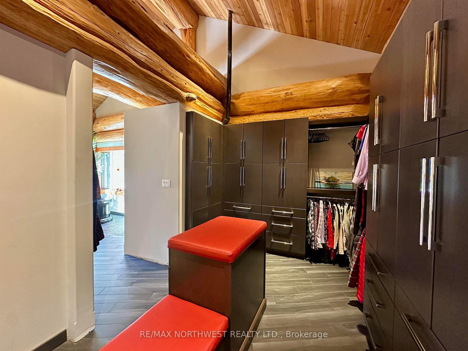 76 MIDDLE LAKE/WINNIPEG RIVER • Kenora, ON photo 27