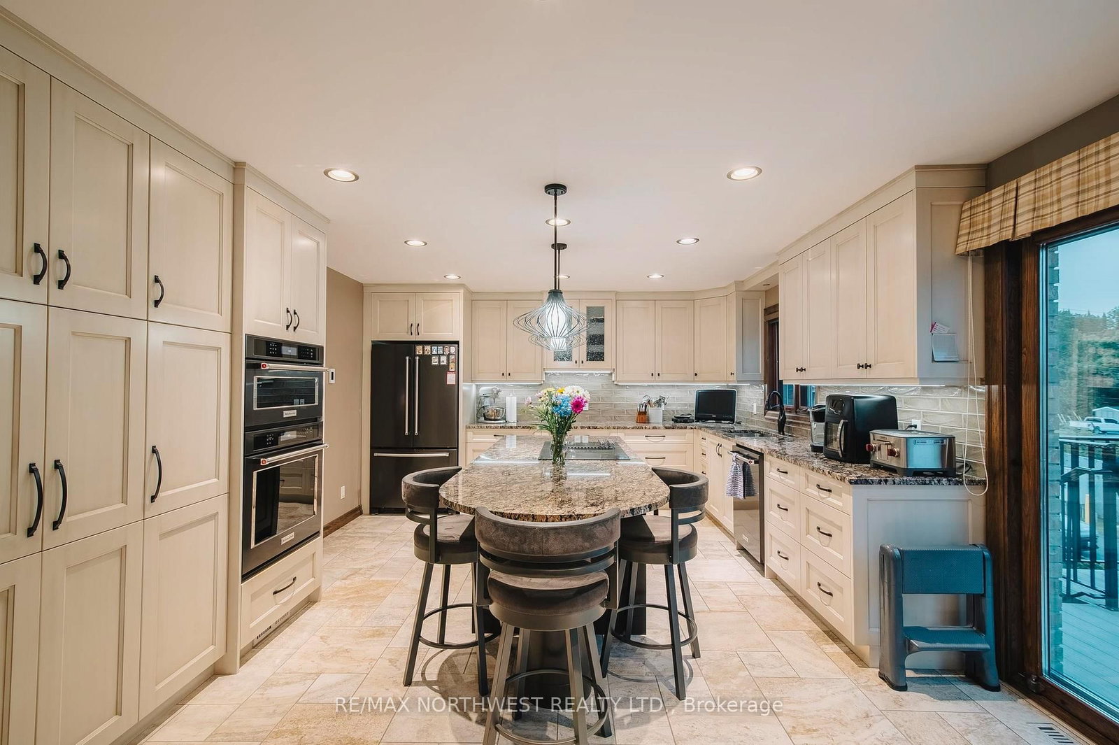 110 Lakeside Crescent • Kenora, ON photo 14