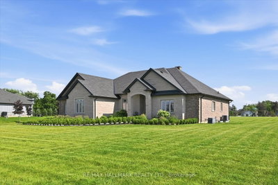 18 Kramer Court • Haldimand, ON photo 2
