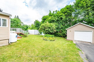 225 Wellington Street — photo 4