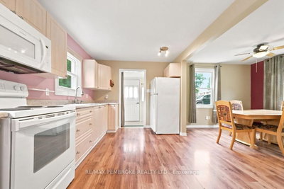 225 Wellington Street — more photos