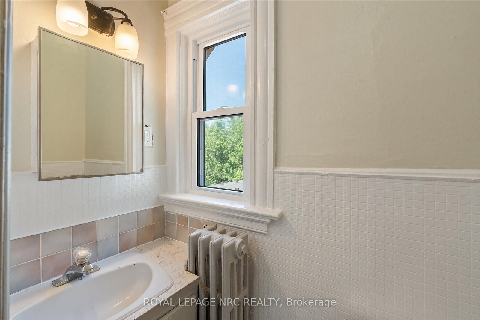7 Beecher Street • St. Catharines, ON photo 26