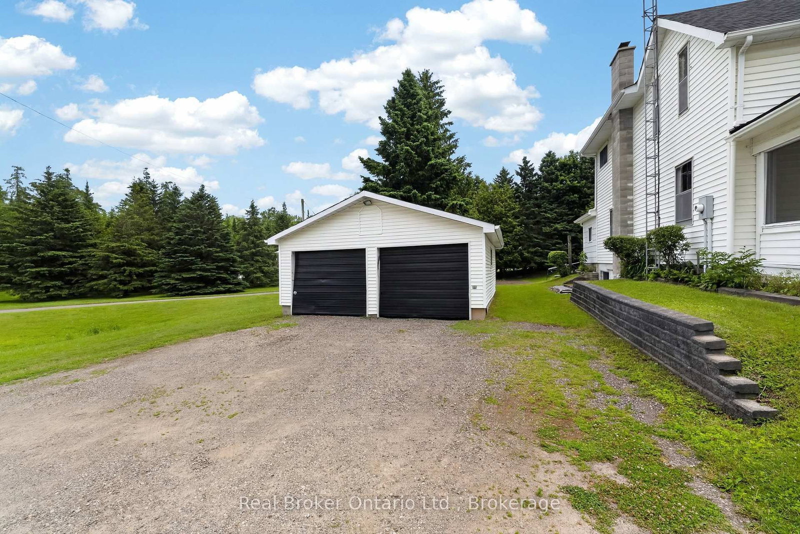 9033 Erin Garafraxa Townline • Erin, ON photo 38