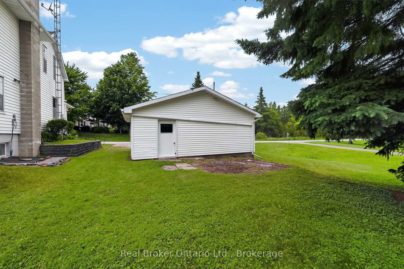 9033 Erin Garafraxa Townline • Erin, ON photo 41
